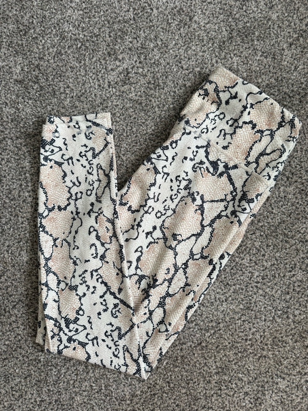 Allfenix Women's Neutral Snake Print Leggings - Beige & Black